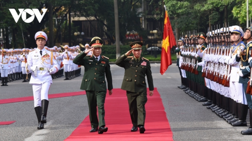 Deputy Defence Minister of Laos visits Vietnam